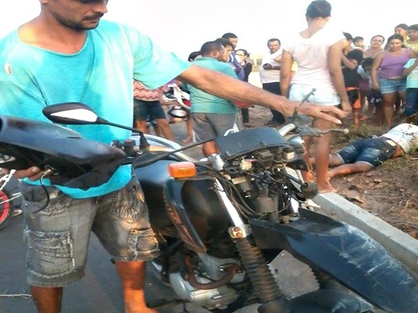 Motoqueiro Fica Gravemente Ferido Ap S Colidir Meio Fio Em Parna Ba