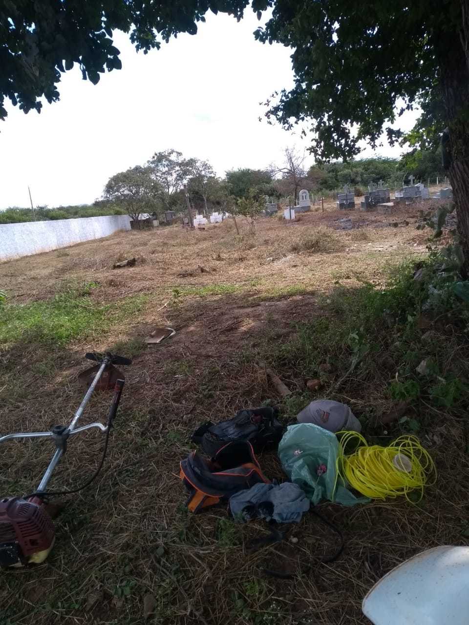 Prefeitura De Cajazeiras Do Piau Realiza A Limpeza Do Cemit Rio Do