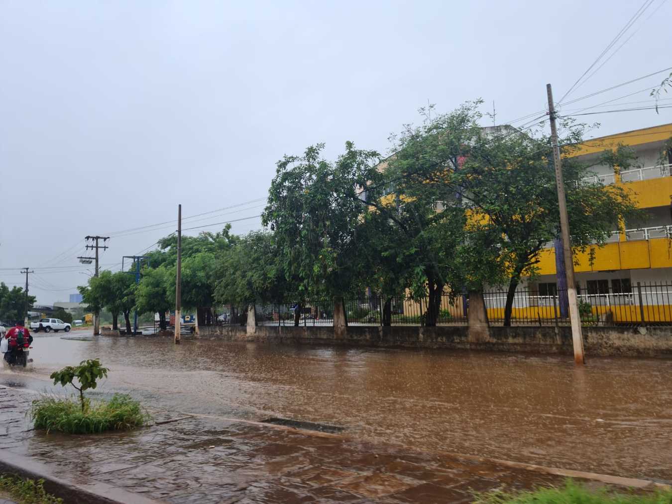 Chuva Forte Alaga Ruas De Picos Graus O Maior Portal Do Piau