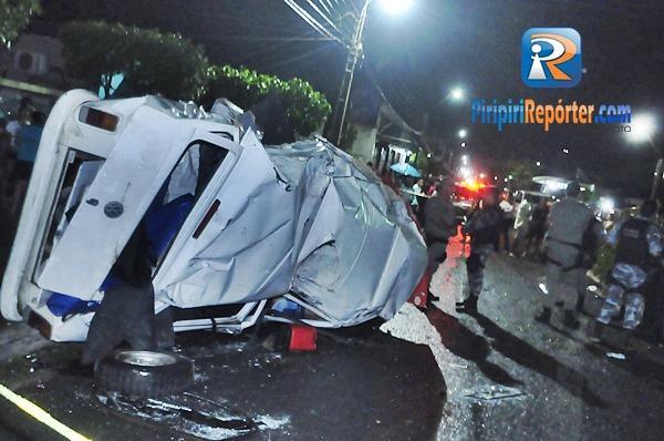 Mulher Morre Ap S Kombi Capotar E Outras Cinco Pessoas Ficam Feridas