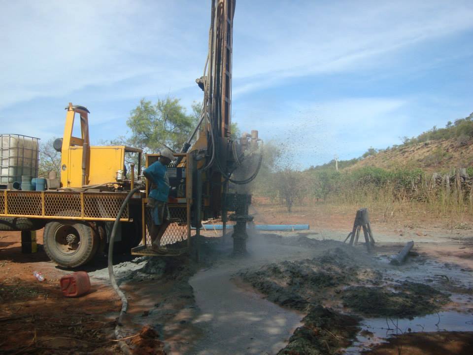 Prefeitura de Campinas do Piauí perfura poços artesianos na zona rural