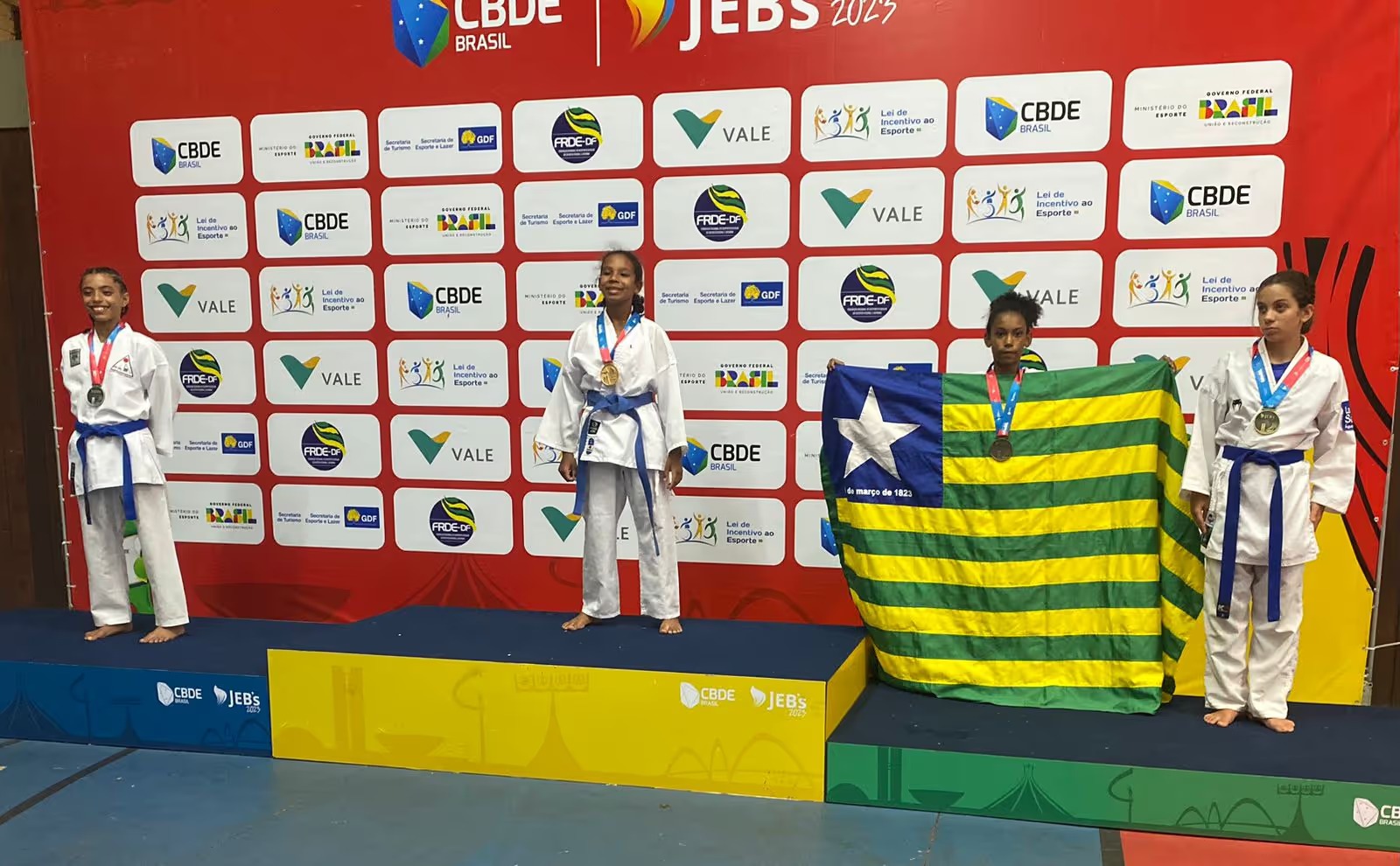 Judô primaverense conquista duas medalhas nos Jogos Escolares Brasileiros  (JEB's) em Brasília - Notícias - Prefeitura Municipal de Primavera do Leste