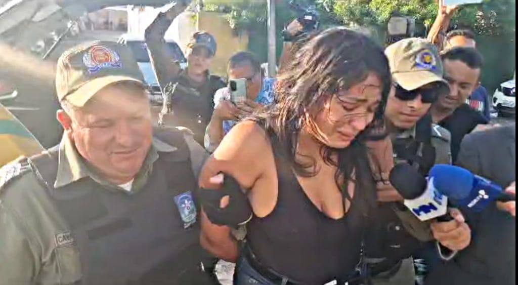 Mulher detida pela PM