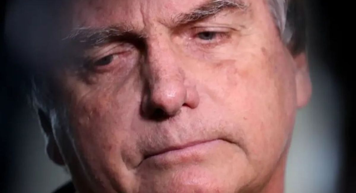 Ex-presidente Jair Bolsonaro é preso preventivamente pela Polícia Federal em Brasília