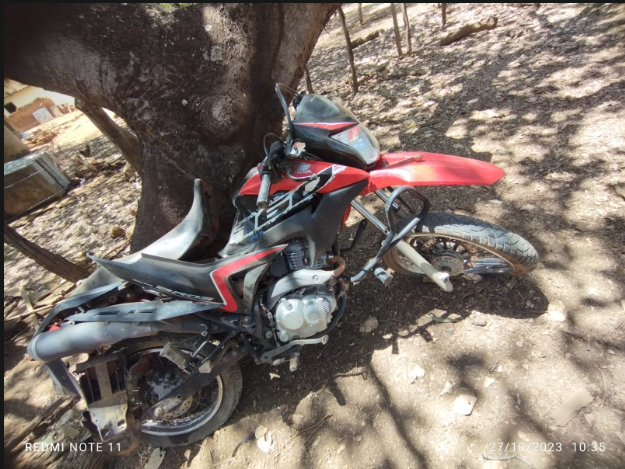 _Moto envolvida no ocorrido, aqui em outro local