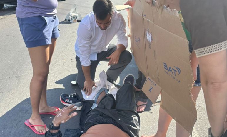 MÉDICO VINICIUS DIAS, FILHO DE W.DIAS, SOCORRE VÍTIMA DE ACIDENTE.