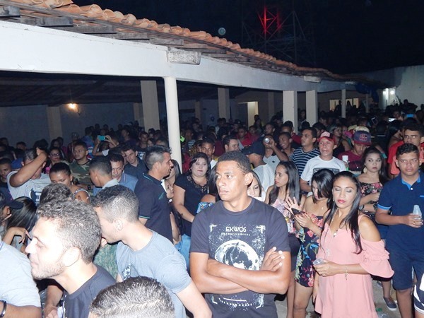 Show no Pilequinhos Clube - Água Nova - RN (6 fotos)