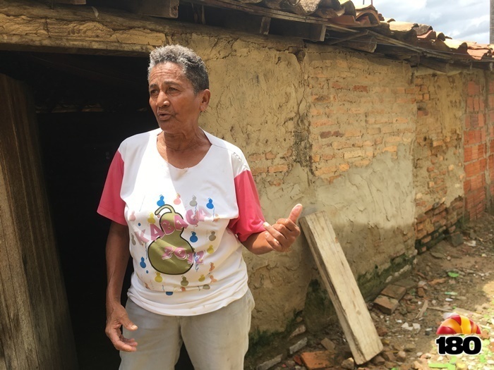 Dona Lúcia espera contar com o direito a aposentadoria