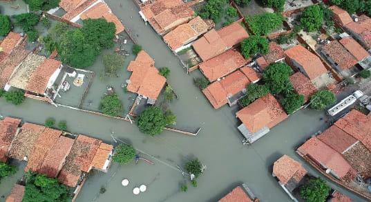 Resultado de imagem para ParnaÃba recebe 10 toneladas de alimentos para afetados de alagamento