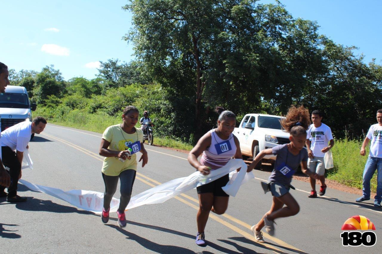 Corrida de Pedestre Feminina em Manoel
