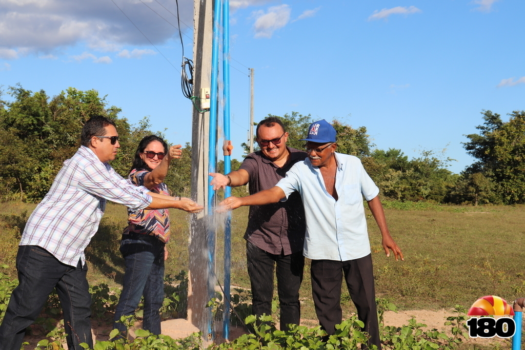 Secretário de Infraestrutura Evandro Mendes, Vereadora Luiza Marques, Prefeito Jullyvan Mendes, Secretário de Abastecimento Econômico, Manoel Corina