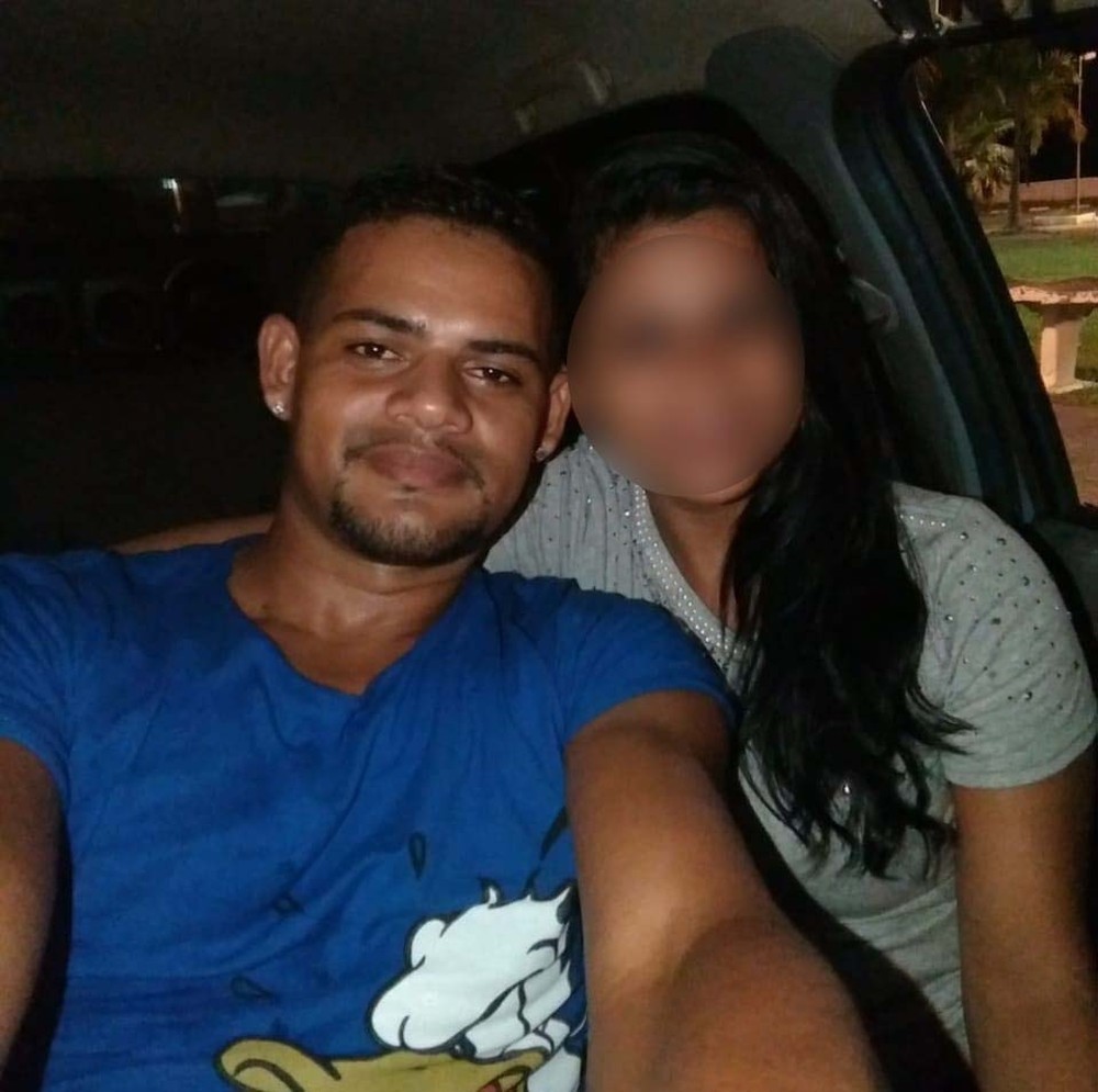 O suspeito teve a prisão preventiva decretada e sua companheira foi liberada em audiência de custódia em São Vicente, SP
