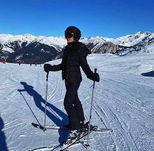 Filha de Ciro Nogueira curte férias e brinca na neve nos ...