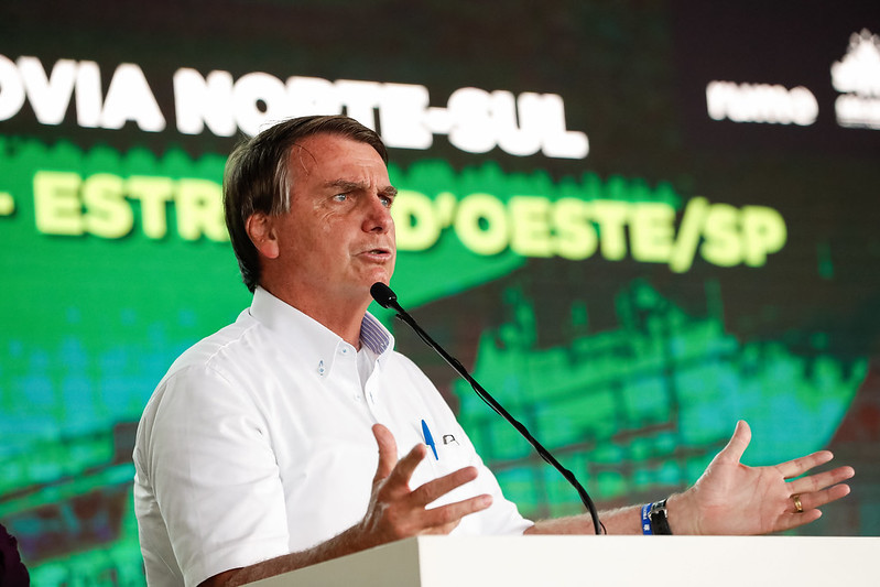 'Chega de frescura e mimimi, vão chorar até quando?', diz Bolsonaro sobre pandemia