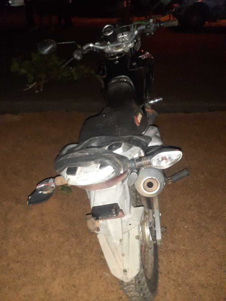 Motocicleta apreendida após acidente com vítima