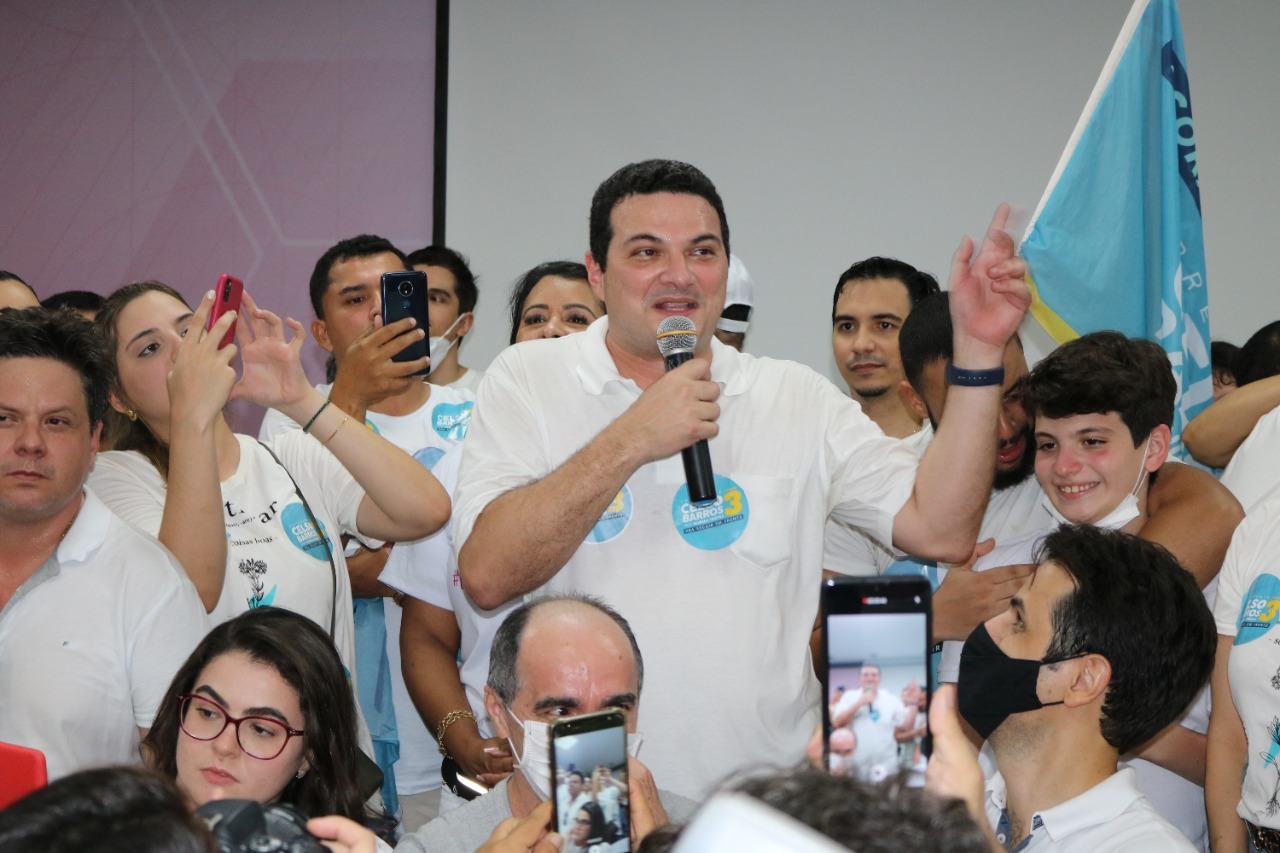 Chapa de Celso Barros foi reeleita
