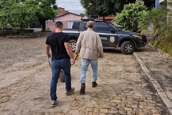 Momento da prisão de Alcide Filho