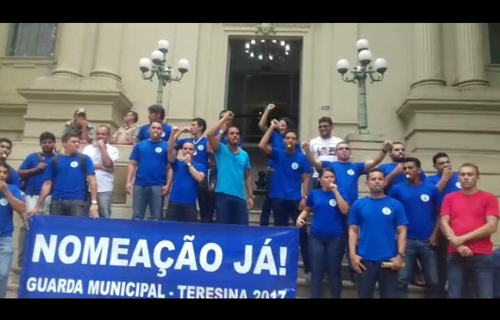 Aprovados Para Guarda Municipal Fazem Protesto E Exigem Nomeação 180graus O Maior Portal Do 