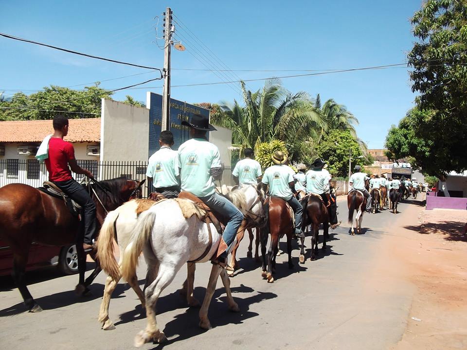 Romaria e devoção a N Senhora da C Aparecida marca o fim do festejo de Bertolínia graus