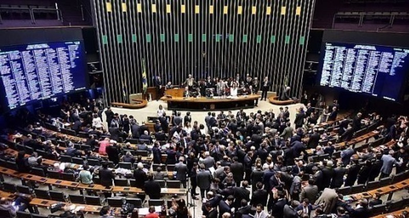 Resultado de imagem para O plenário do Senado aprovou nesta quarta-feira (5) a medida provisória que concede pensão vitalícia no valor de um salário mínimo (R$ 1.045,00) para crianças que nasceram com microcefalia decorrente do zika vírus."