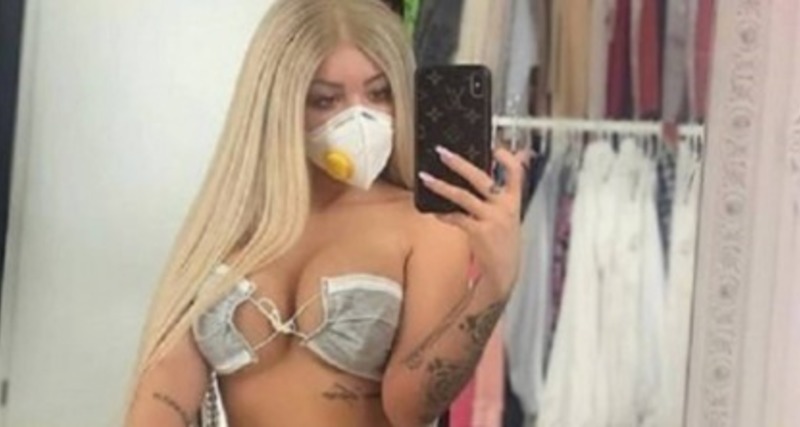 Influenciadoras usam máscaras de proteção como biquínis e geram revolta de seguidores