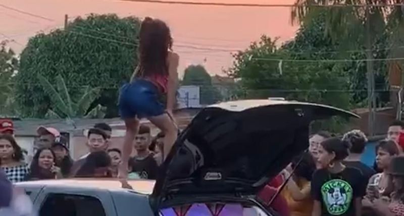 Video Mostra Menina Dancando Funk Em Cima De Carro E Viraliza Na Internet