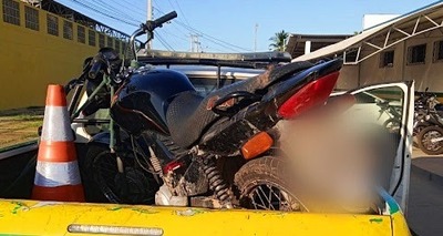 Thumb motocicleta apreendida e dupla presa acusada de roubo em lu s correia.
