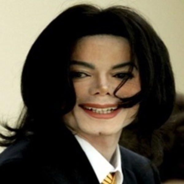 Irmã de Michael Jackson desabafa e diz que ele está assombrando sua casa
