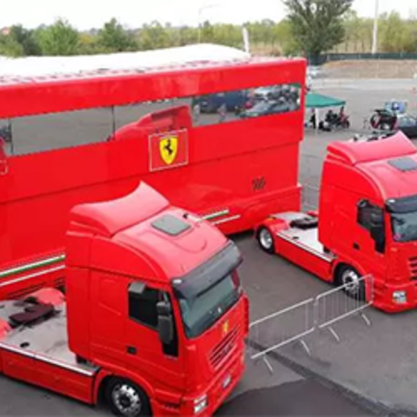 Motorhome da equipe Ferrari avaliado em R$ 3,9 mi é posto à venda