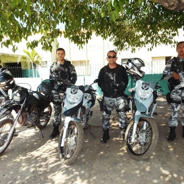 Policiais Trocam Tiro Com Bandidos E Recuperam Moto Roubada