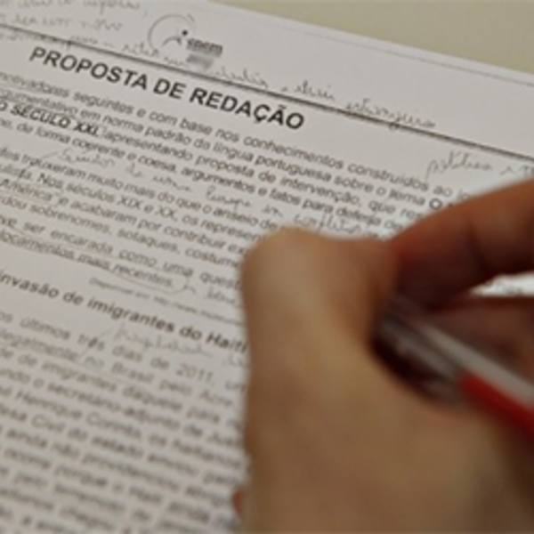 Tema da redação do Enem de 2014 é sobre 'publicidade infantil no Brasil'