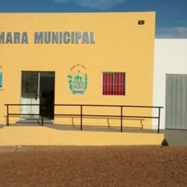 Atual viceprefeito de Bela Vista entrega Câmara Municipal reformada e com imobiliário novo Atual viceprefeito de Bela Vista entrega Câmara Municipal reformada e com imobiliário novo